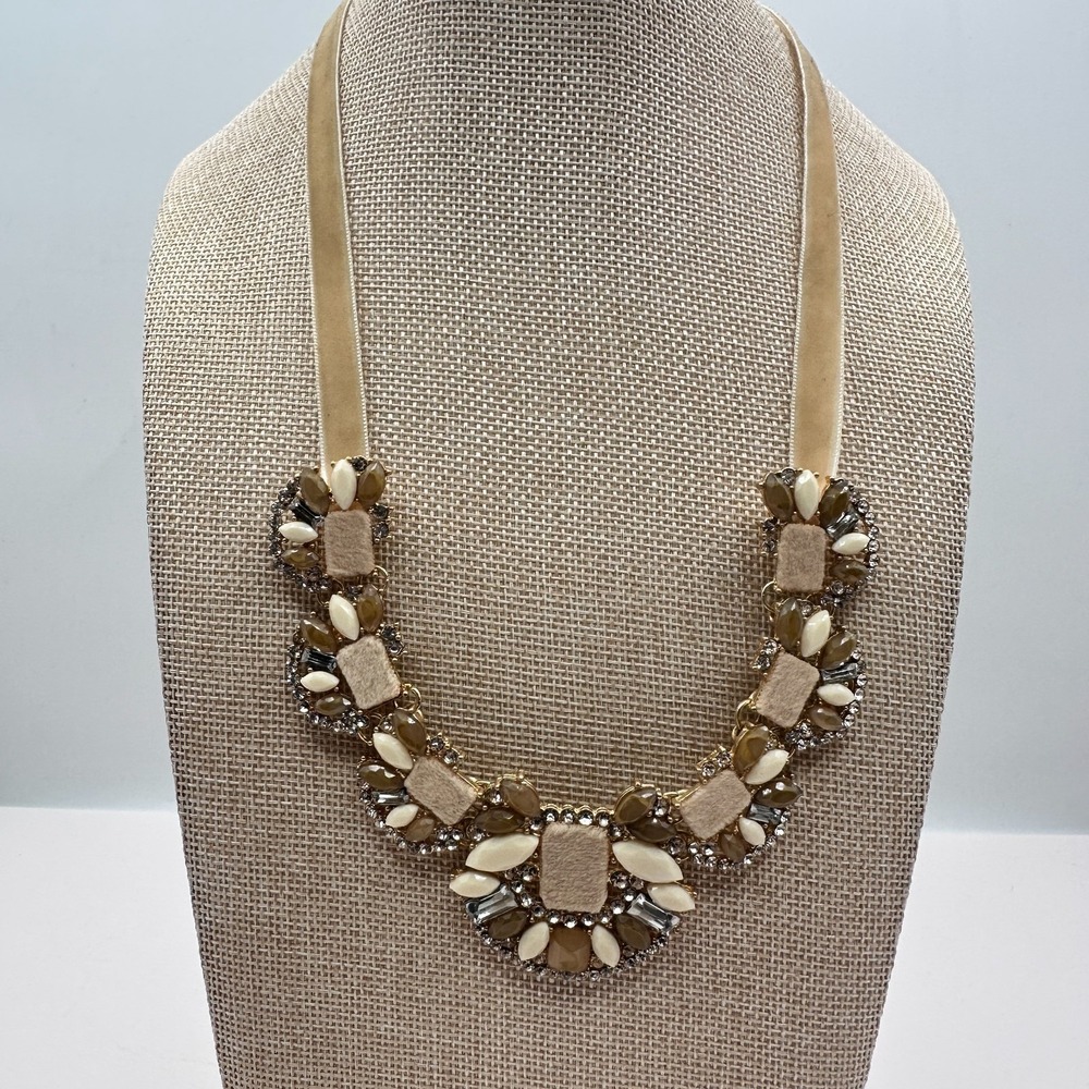 Vintage Y2K Gold Tone Rhinestone Statement Bib Necklace Beige Velvet Jewelry